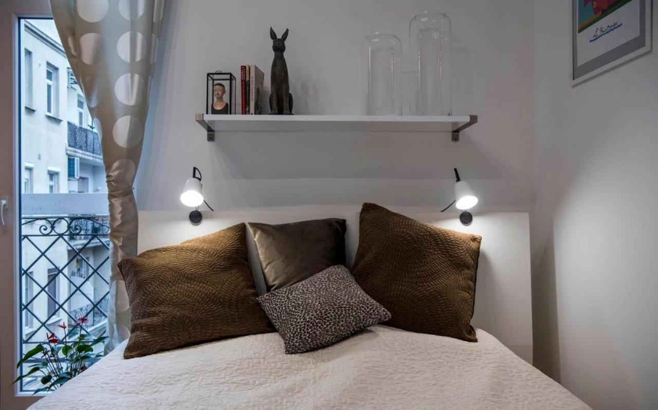 Gorgeous Flat Right Near The City Center Budapest Bagian luar foto