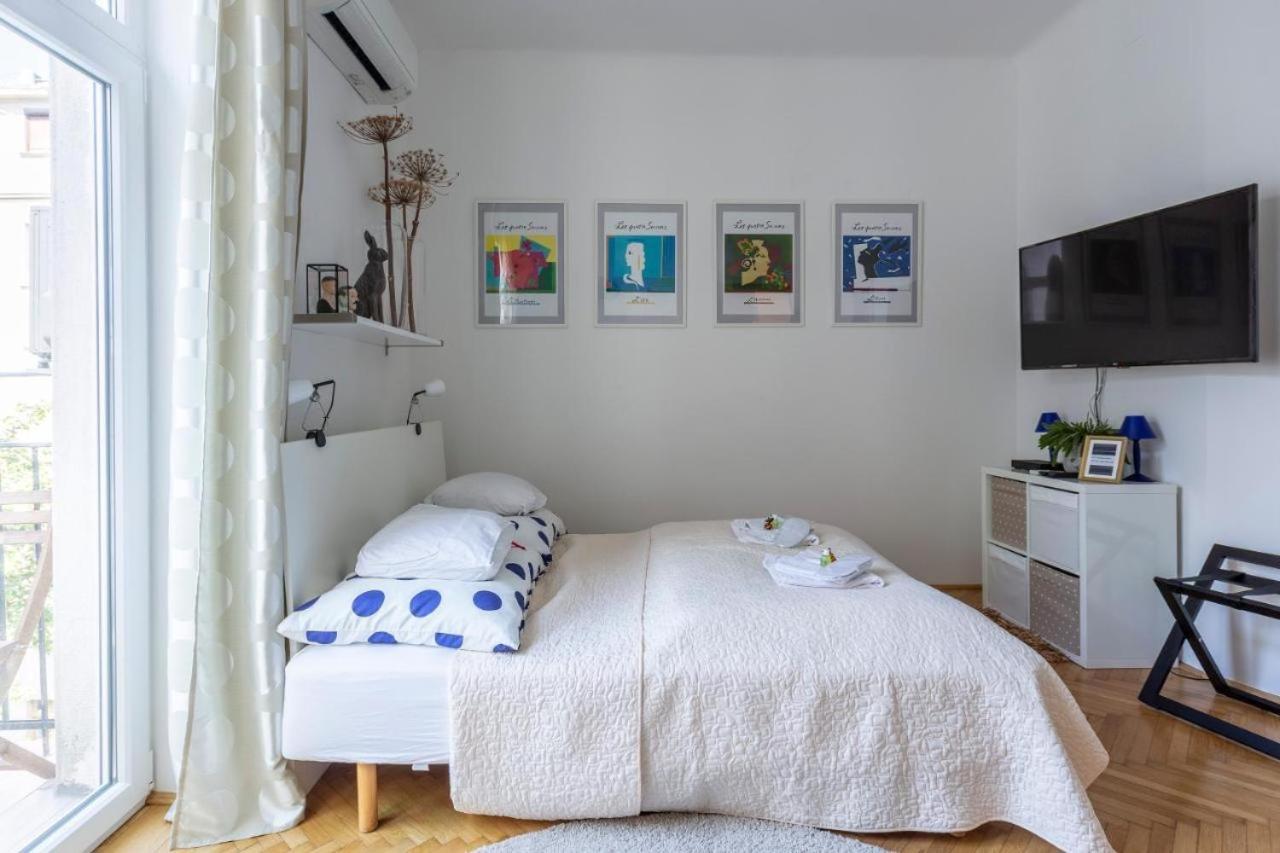 Gorgeous Flat Right Near The City Center Budapest Bagian luar foto