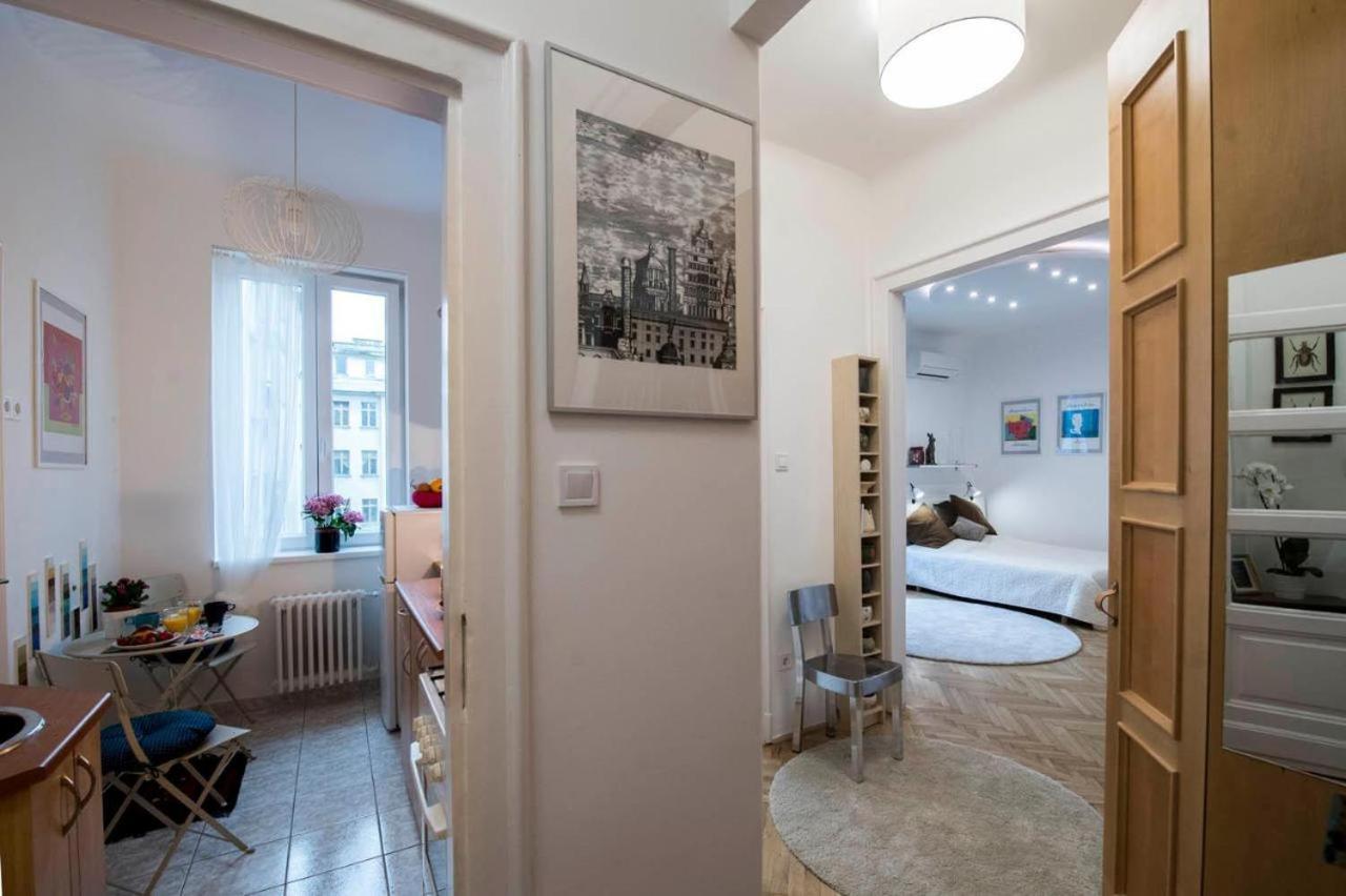 Gorgeous Flat Right Near The City Center Budapest Bagian luar foto