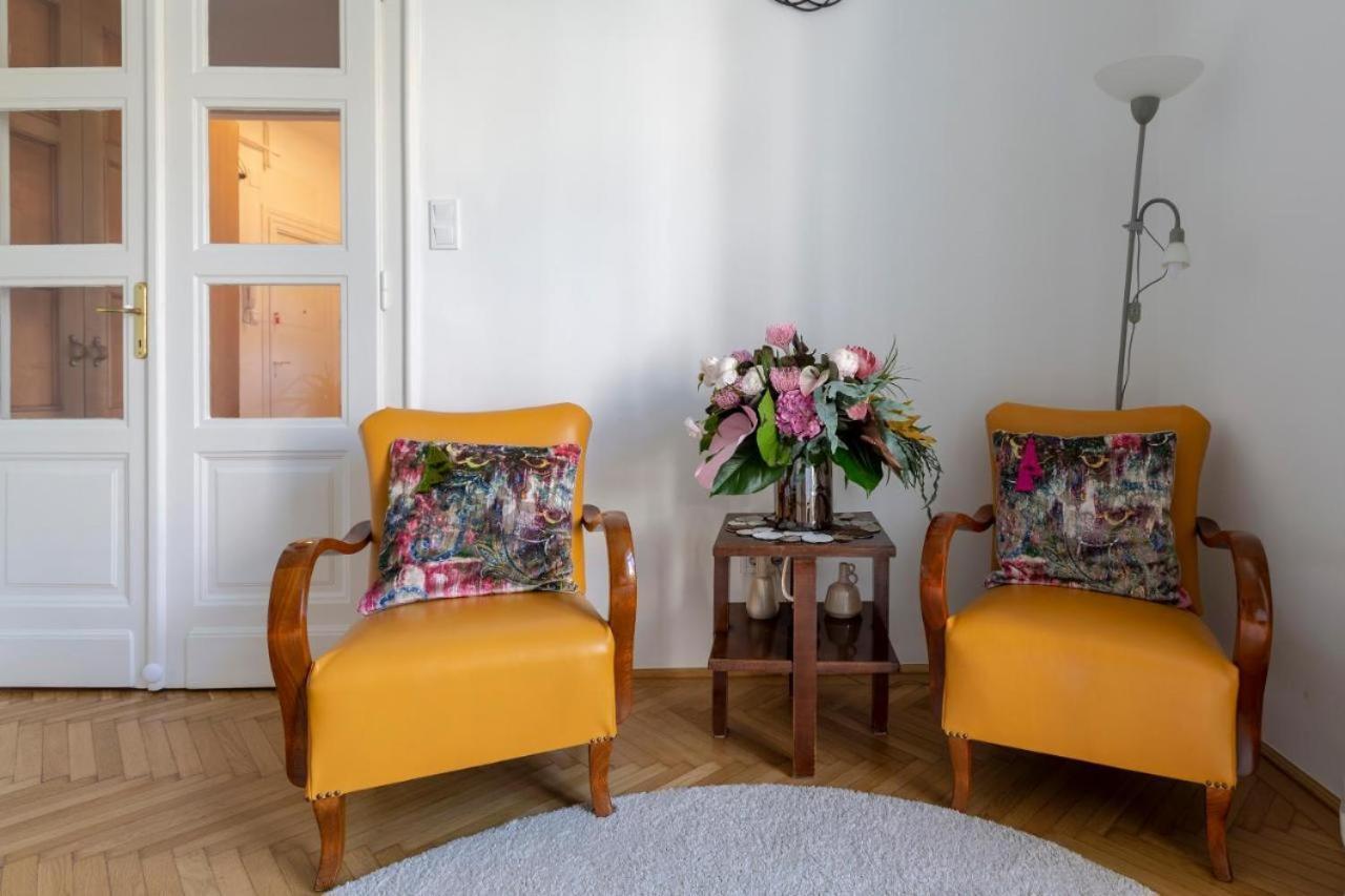 Gorgeous Flat Right Near The City Center Budapest Bagian luar foto