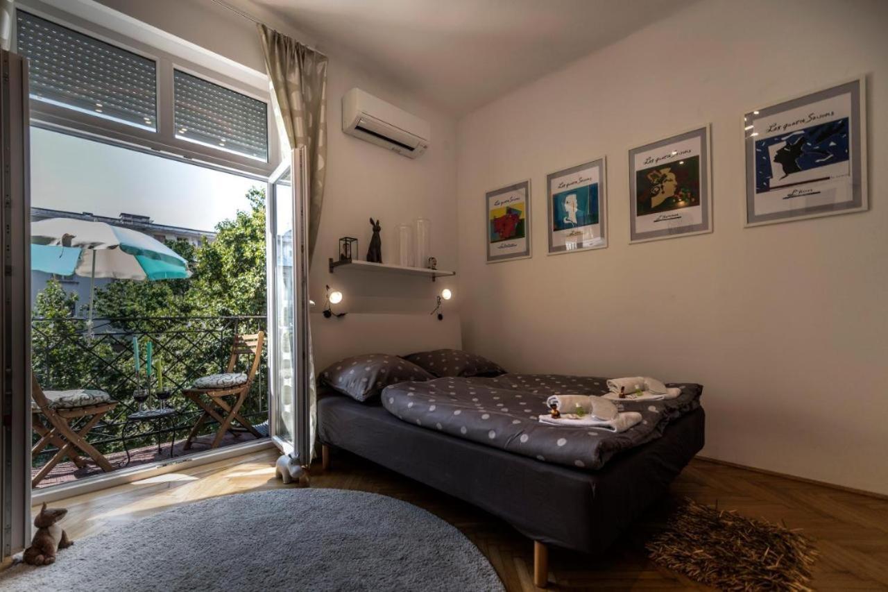Gorgeous Flat Right Near The City Center Budapest Bagian luar foto