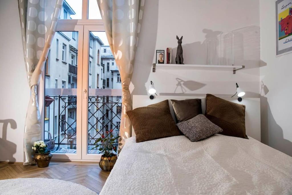 Gorgeous Flat Right Near The City Center Budapest Bagian luar foto