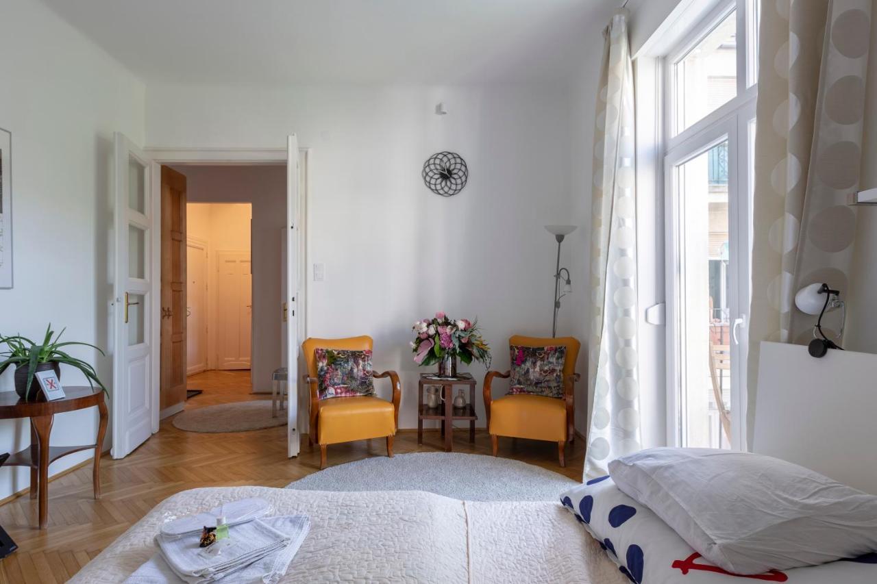 Gorgeous Flat Right Near The City Center Budapest Bagian luar foto