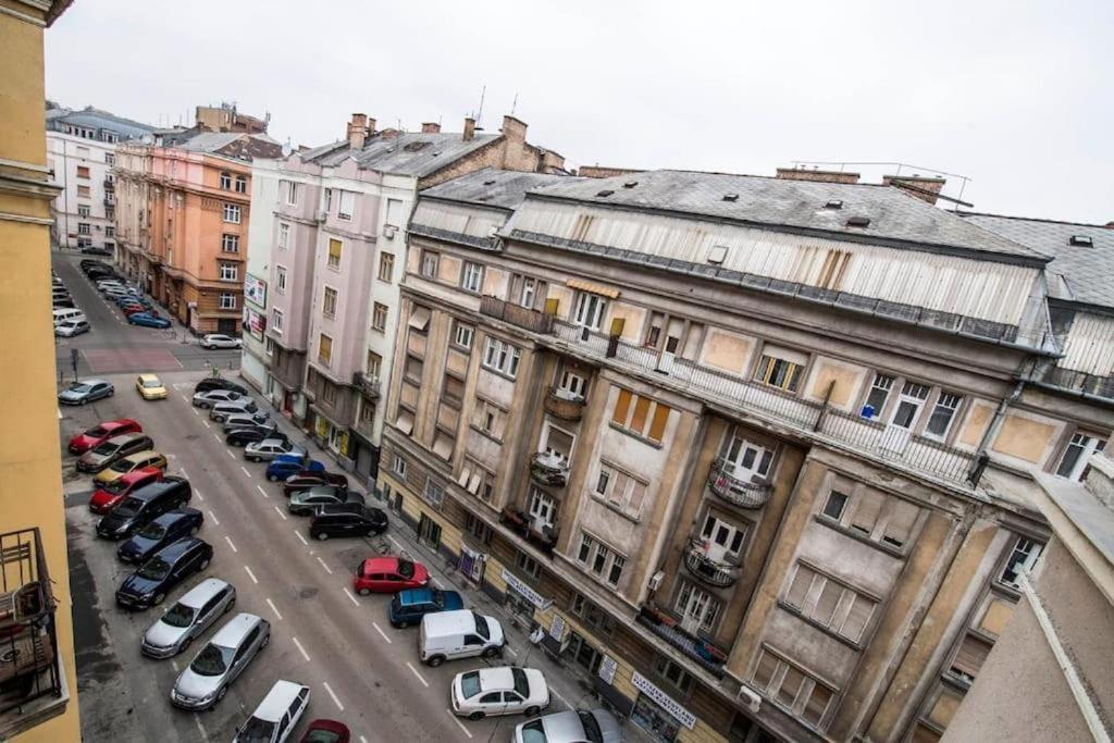 Gorgeous Flat Right Near The City Center Budapest Bagian luar foto